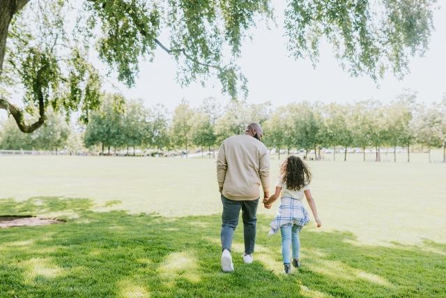 father daughter in park